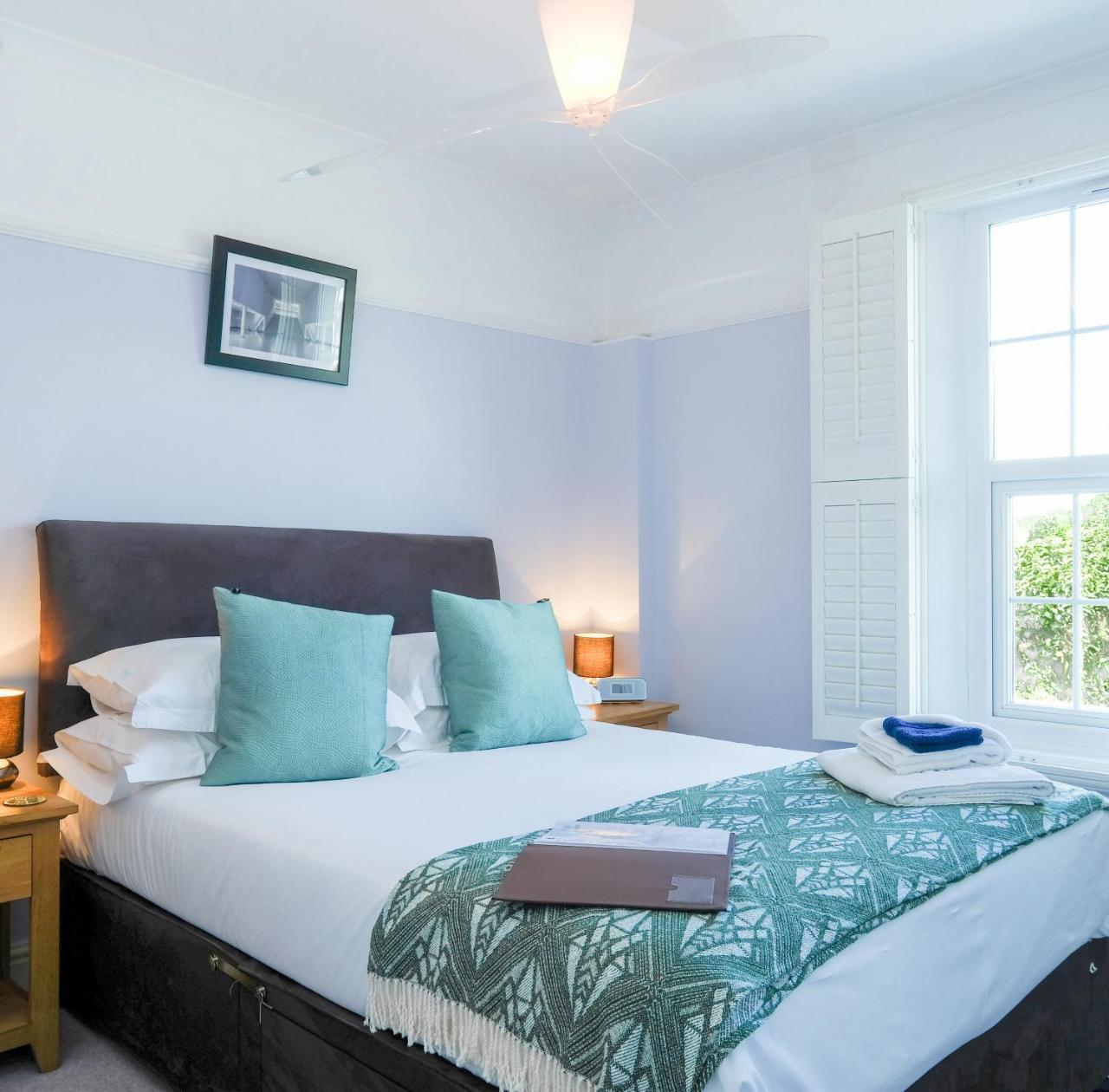 Musgrove House Bed & Breakfast ชิชิสเตอร์ ภายนอก รูปภาพ